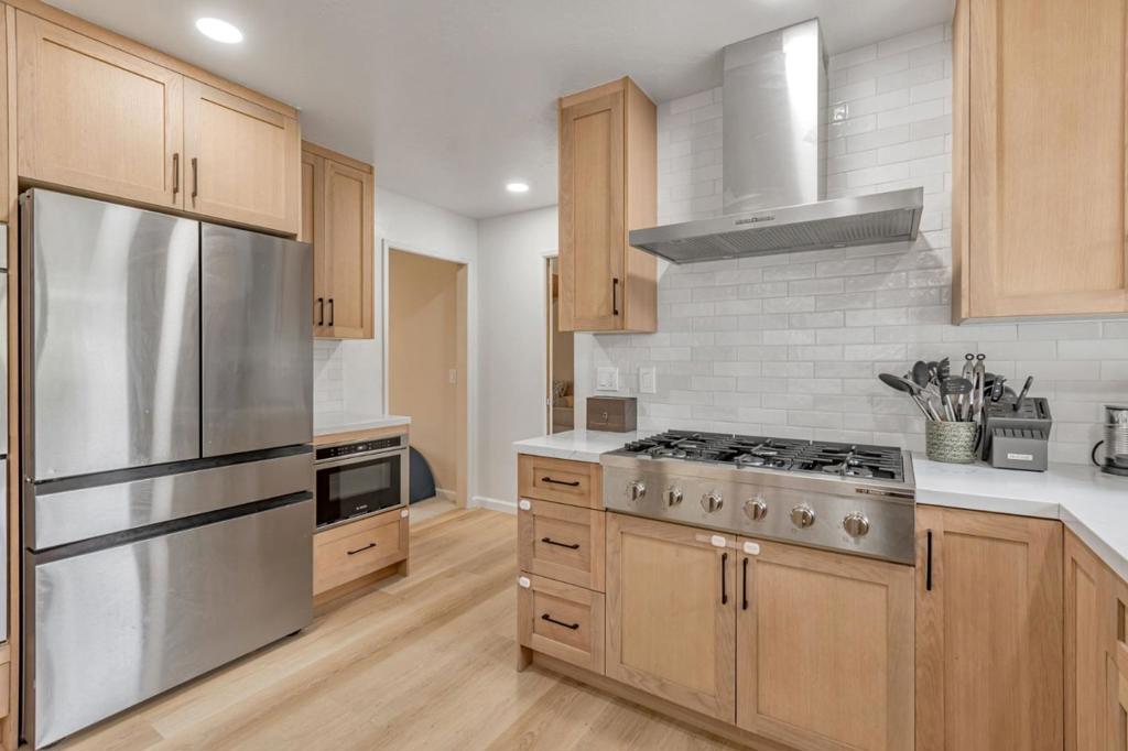 2337 Walden Square
