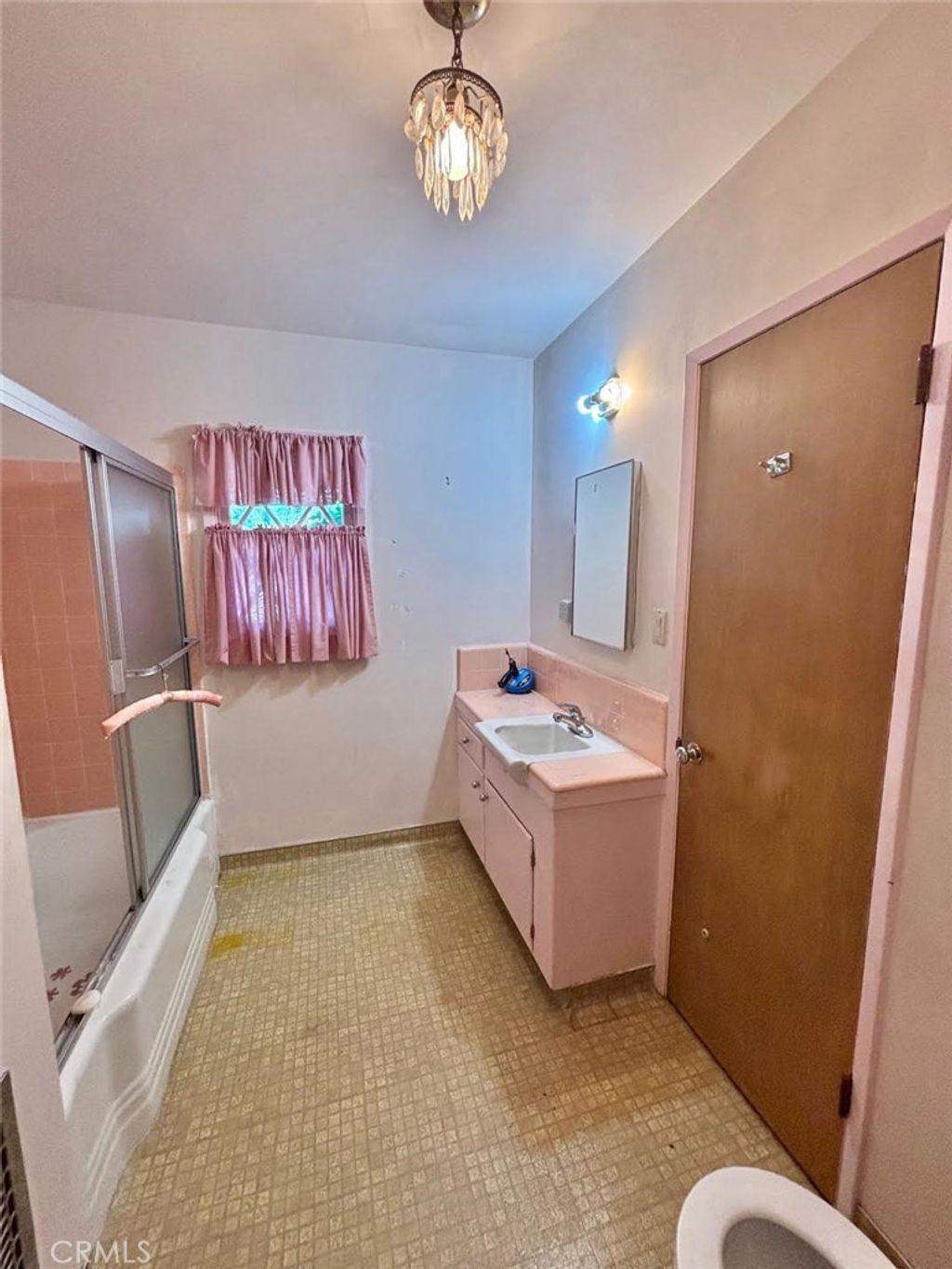Photo of 14930 Leadwell Street, Van Nuys, CA 91405 (MLS # SR25214852)
