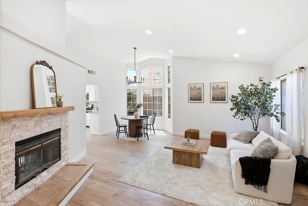 3202 Angeleno Place
