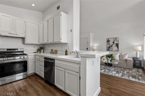 Tiny photo for 135 Chaumont CIR, Lake Forest, CA 92610 (MLS # OC26225785)