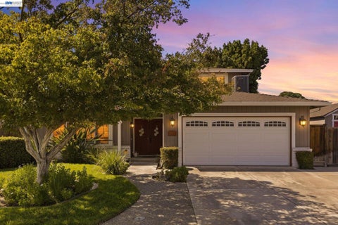Photo of 1017 Hatchcover Pl PL, Manteca, CA 95337 (MLS # 41149070)