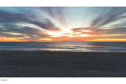 Tiny photo for 815 Mandalay Beach Road, Oxnard, CA 93035 (MLS # V1-33556)