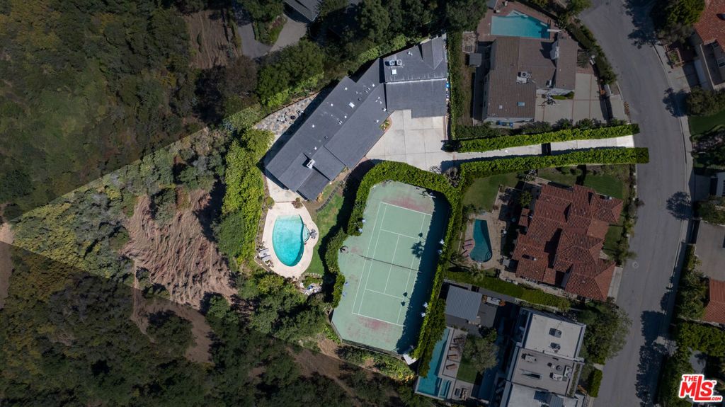 Photo of 1612 Stradella Road, Los Angeles, CA 90077 (MLS # 26837549)