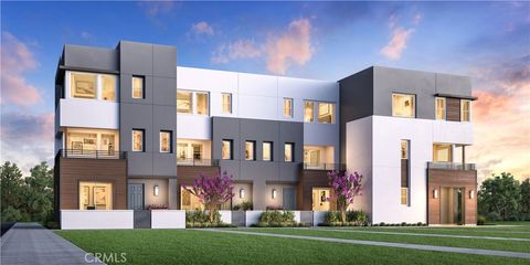 667 S Lyon Street Santa Ana CA 92705