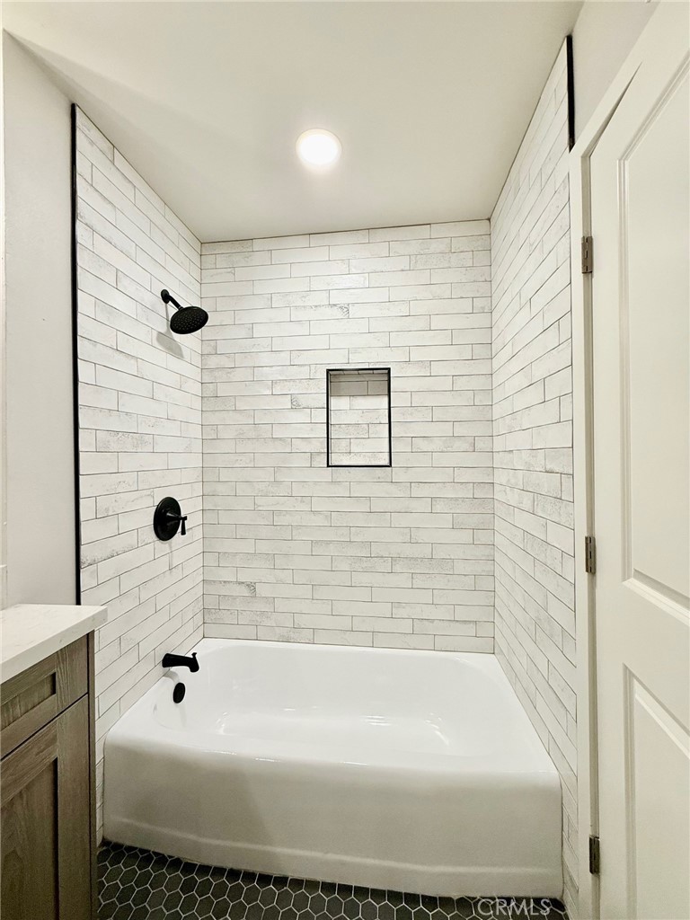 Emblem (EMBL) - Residential