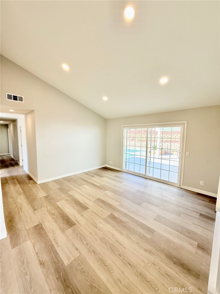 Emblem (EMBL) - Residential