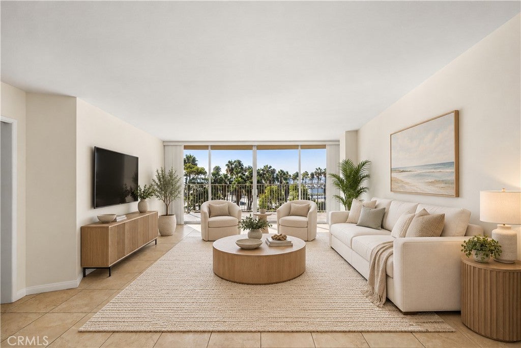 700 E Ocean 706
