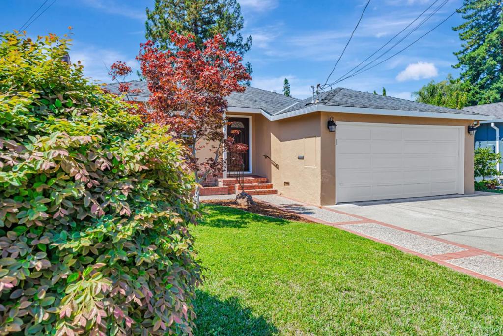 520 Topaz Street