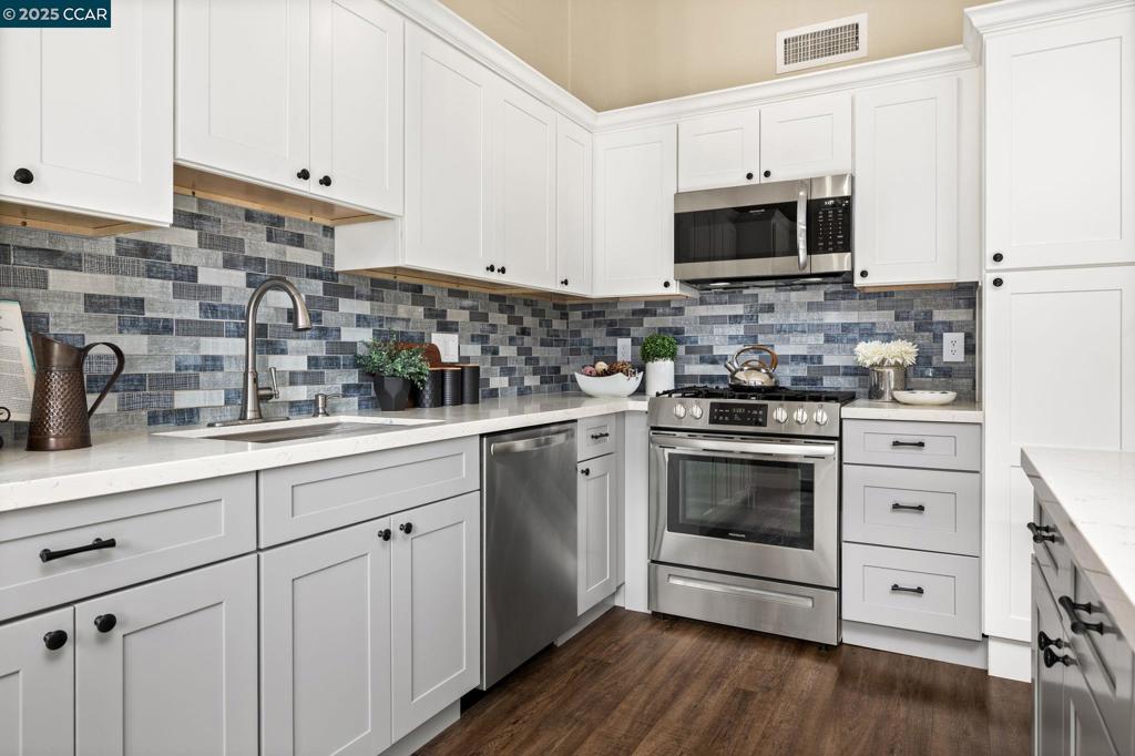 MEADOWOOD - Residential