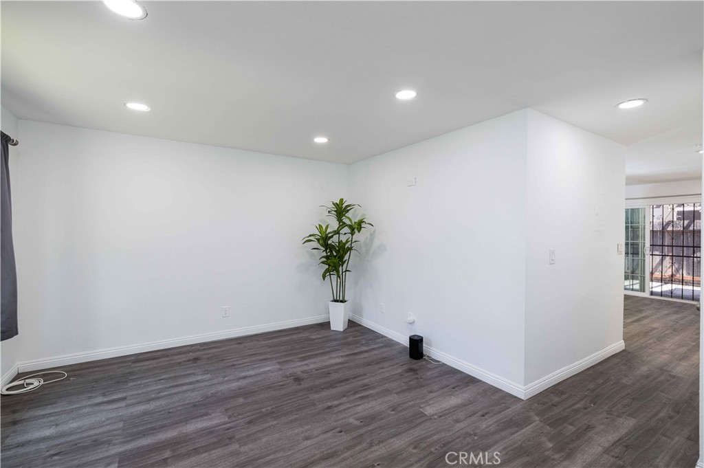 1602 N King Street E1