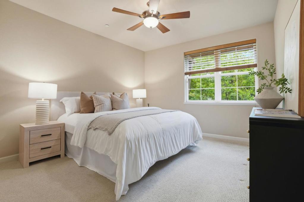 4388 El Camino Real 309