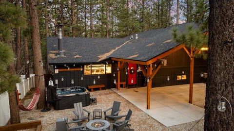 Photo of 1118 Elmwood Place, Big Bear, CA 92314 (MLS # 219144871DA)