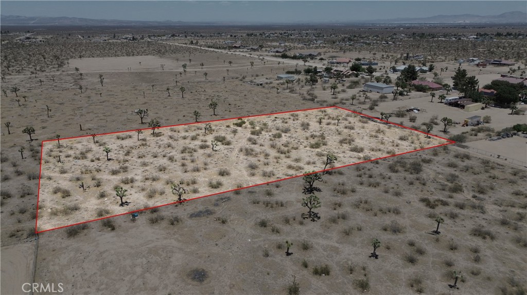 GREAT LOCATION 2.54 ACRES OF RESIDENTIAL LAND IN THE CITY OF PHELAN. PERFECT FOR A CUSTOM HOME, GARDEN AND WORSHOP, FLAT , USABLE AND WITH PEACEFUL SURROUNDINGS, ENJOY SPACE AND PRIVACY BUT EASY ACCESS TO MAIN ROADS. CLOSE TO UTILITIES AND NEIGHBORS.