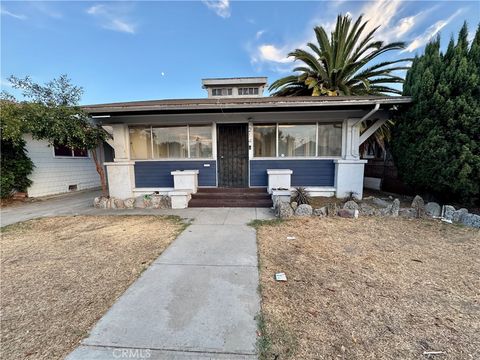 Photo of 214 E 56th Street, Los Angeles, CA 90011 (MLS # DW25176362) Photo of 214 E 56th Street, Los Angeles, CA 90011 (MLS # DW25176362)