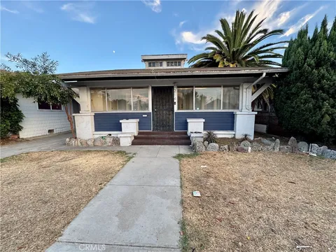 214 E 56th Street, Los Angeles, CA 90011 - MLS#: DW25176362