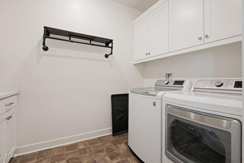Tiny photo for 549 Kumquat Court, Santa Paula, CA 93060 (MLS # V1-38818)
