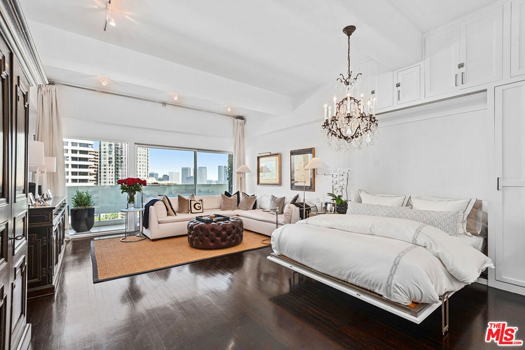 10701 Wilshire Boulevard 1202