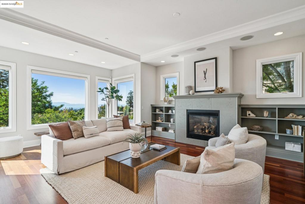 MONTCLAIR - Residential