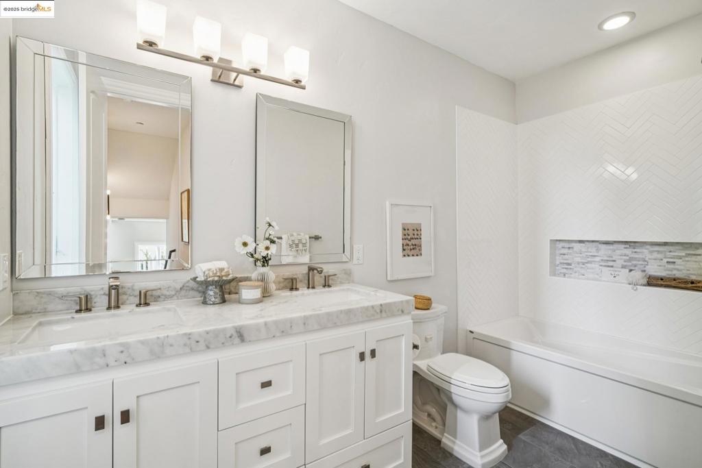 MONTCLAIR - Residential