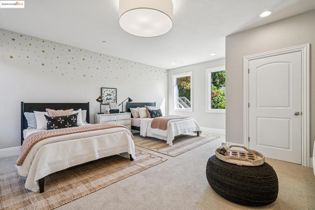 MONTCLAIR - Residential