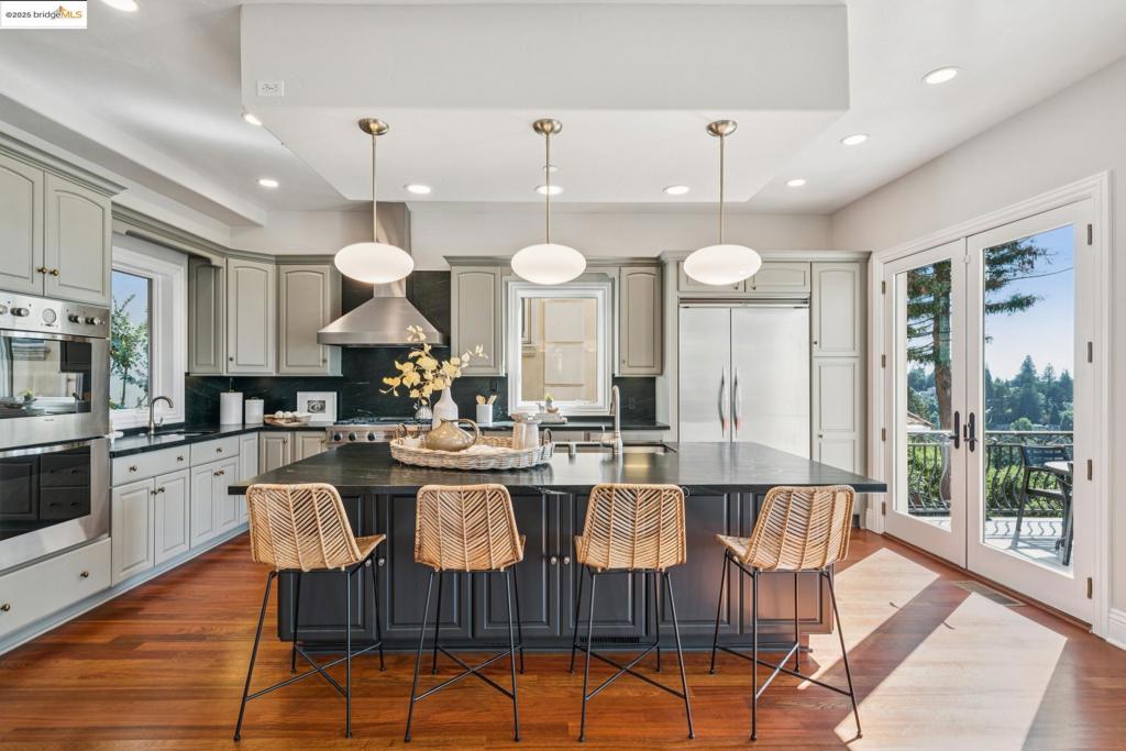 MONTCLAIR - Residential