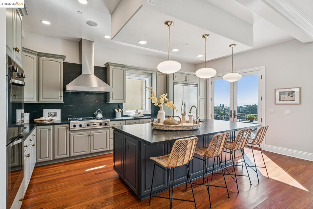 MONTCLAIR - Residential