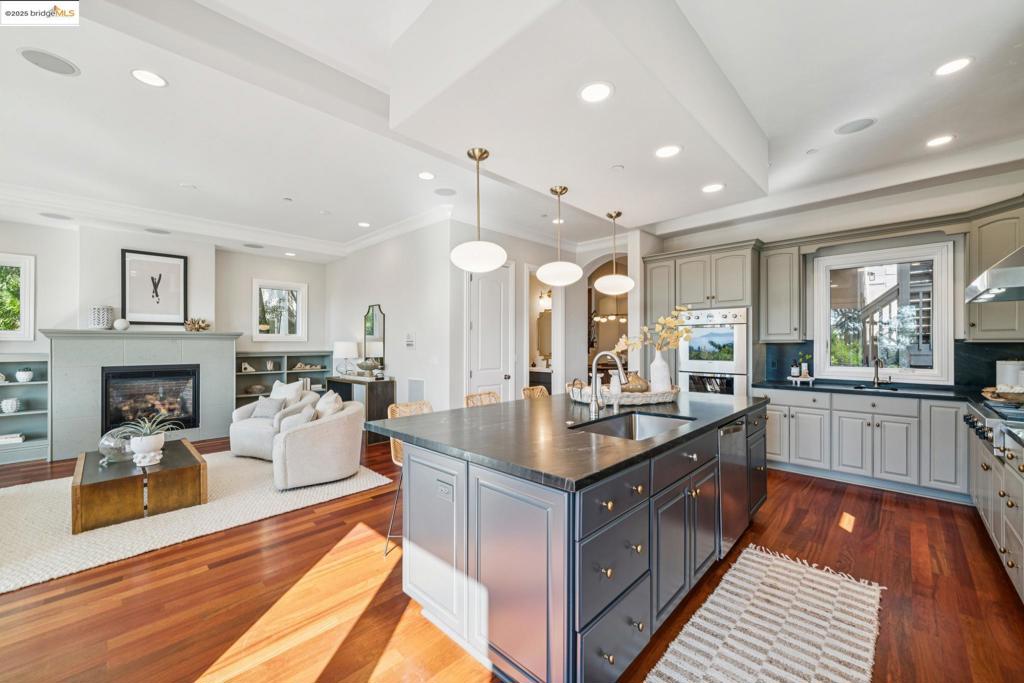 MONTCLAIR - Residential