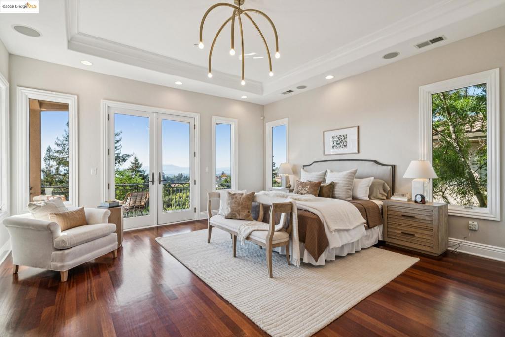 MONTCLAIR - Residential