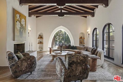 Photo of 1641 N Ogden Drive, Los Angeles, CA 90046 (MLS # 26740761)