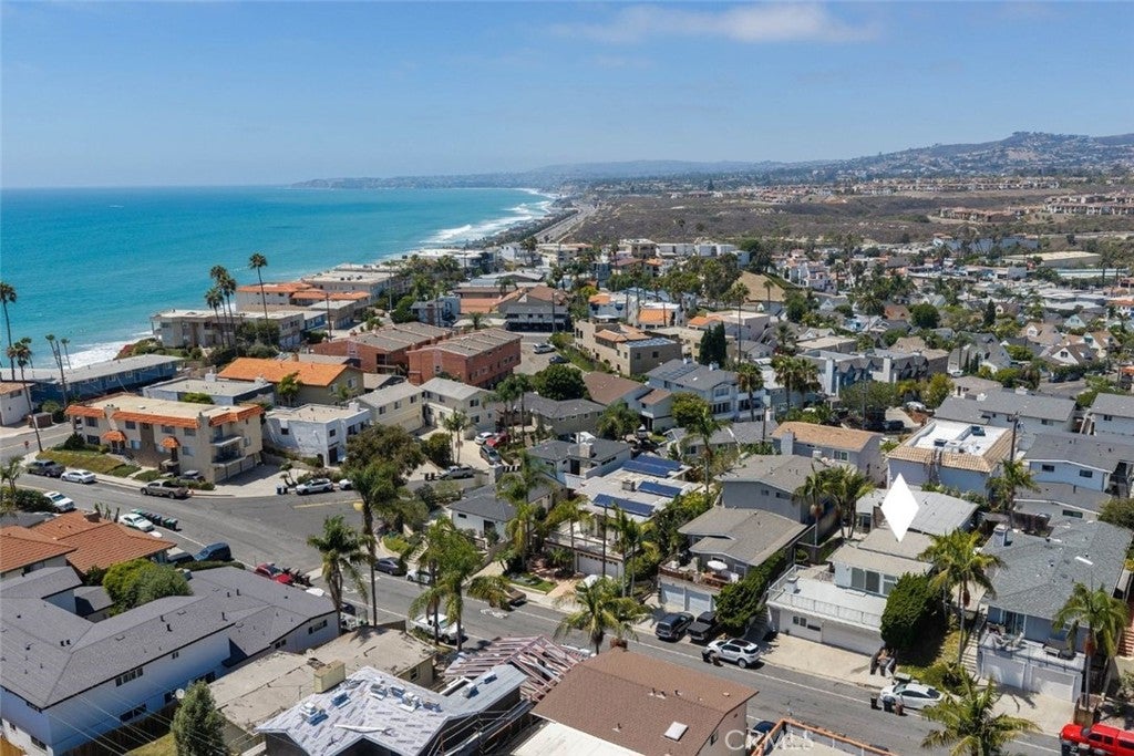 228 Avenida Pelayo