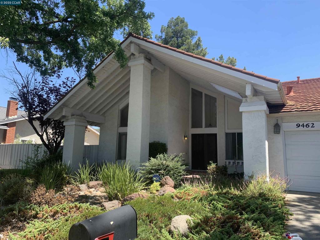 Situated on a great, long, flat quiet cul-de-sac. Walk to Iron Horse Trail and three great schools! Backs onto San Ramon Golf Club, so great views and peace and quiet. Occasional golf balls in the yard. Single level living, inside laundry room and a three car garage.