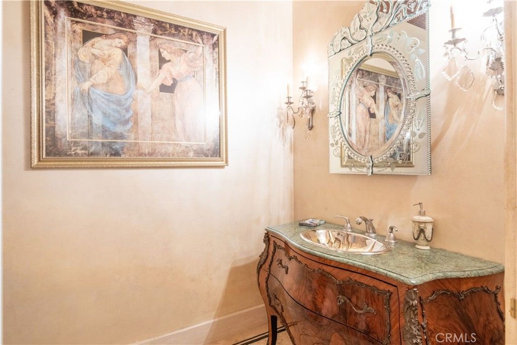 listing image 130722445277033035840