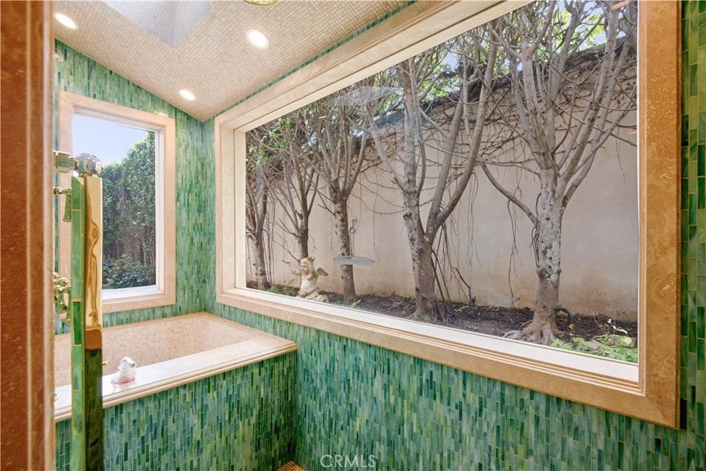 listing image 130722231346168083308