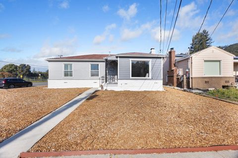 Photo of 4103 4103 Dickson Ct. Ct, Oakland, CA 94605 (MLS # 41123461)