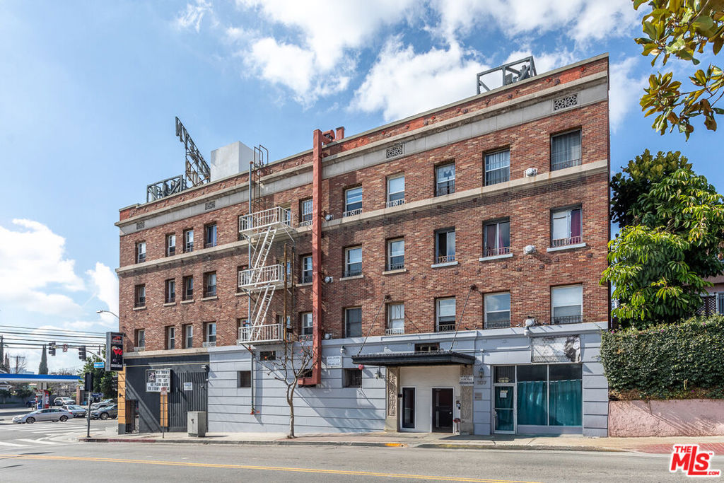 301 N Rampart Boulevard