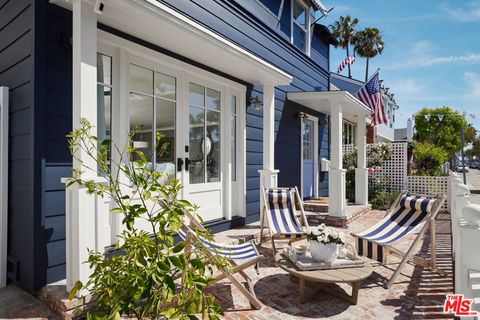 Photo of 204 Pearl Avenue, Newport Beach, CA 92662 (MLS # 26831391)