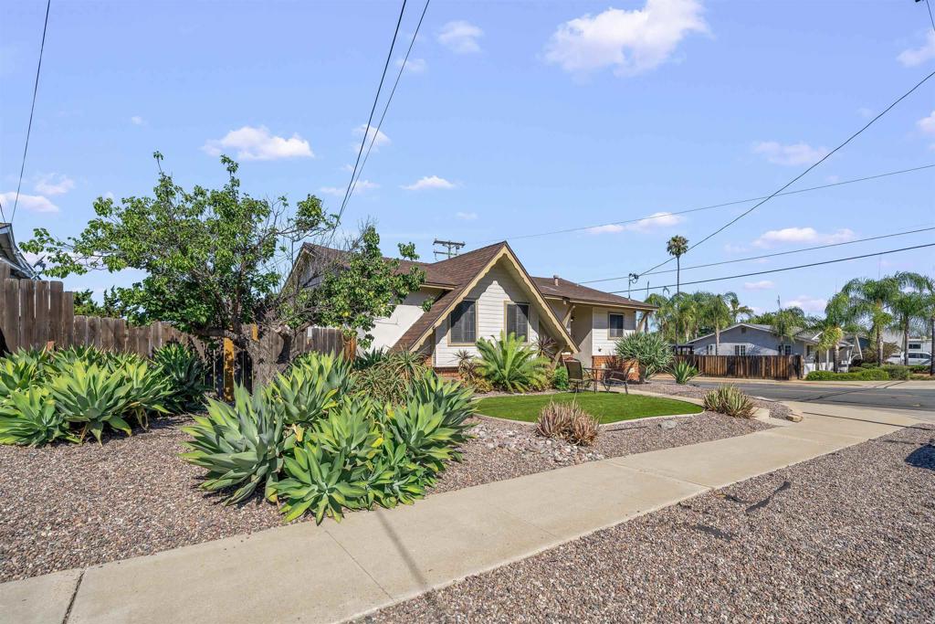 1002 Alveda Avenue