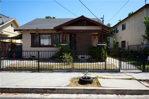 Photo of 1138 S Ardmore Ave, Los Angeles, CA 90006 (MLS # DW26204119)