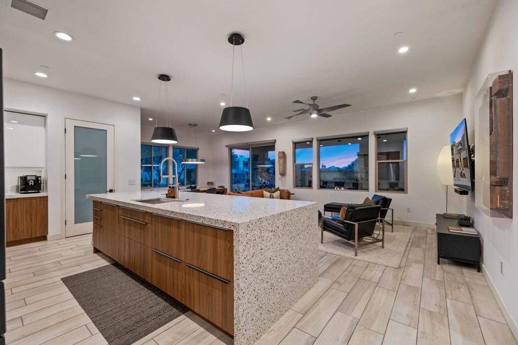 The Retreat at DW - Residential