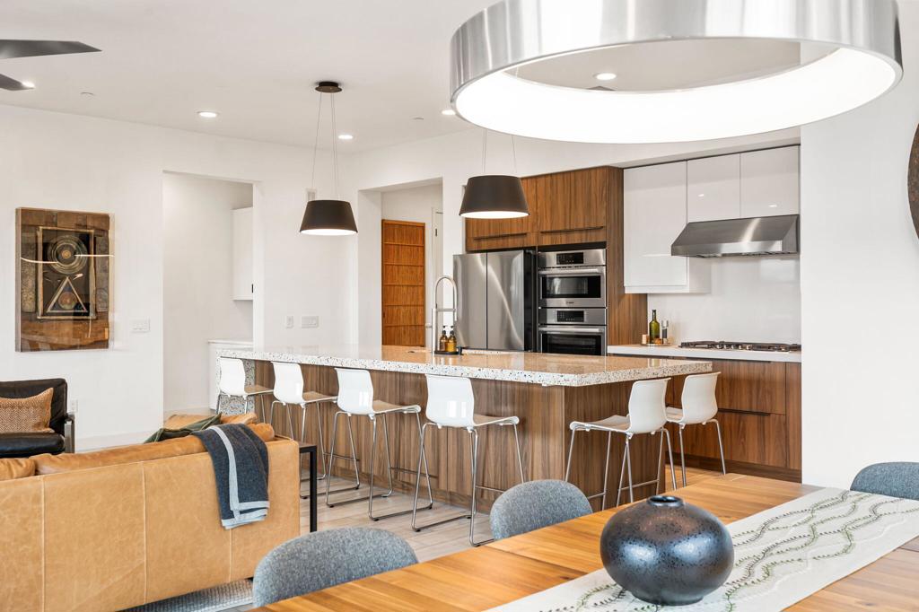 The Retreat at DW - Residential