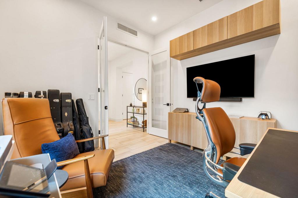 The Retreat at DW - Residential