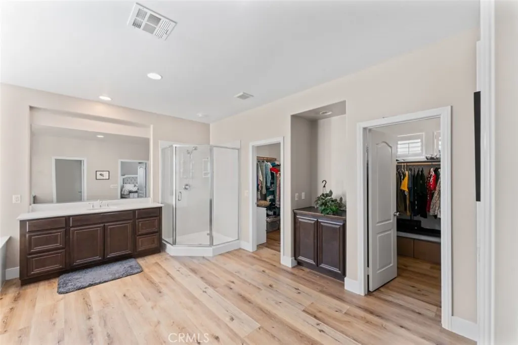 Canyon Country, California 91387, United States, 5 Bedrooms Bedrooms, ,4 BathroomsBathrooms,Residential,Active,174621