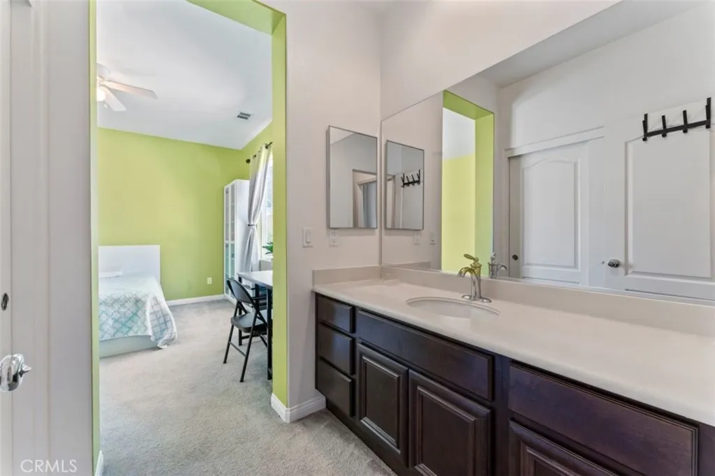 Canyon Country, California 91387, United States, 5 Bedrooms Bedrooms, ,4 BathroomsBathrooms,Residential,Active,174621