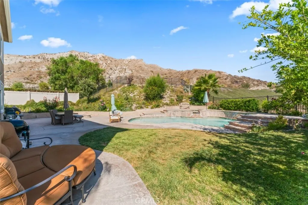 Canyon Country, California 91387, United States, 5 Bedrooms Bedrooms, ,4 BathroomsBathrooms,Residential,Active,174621