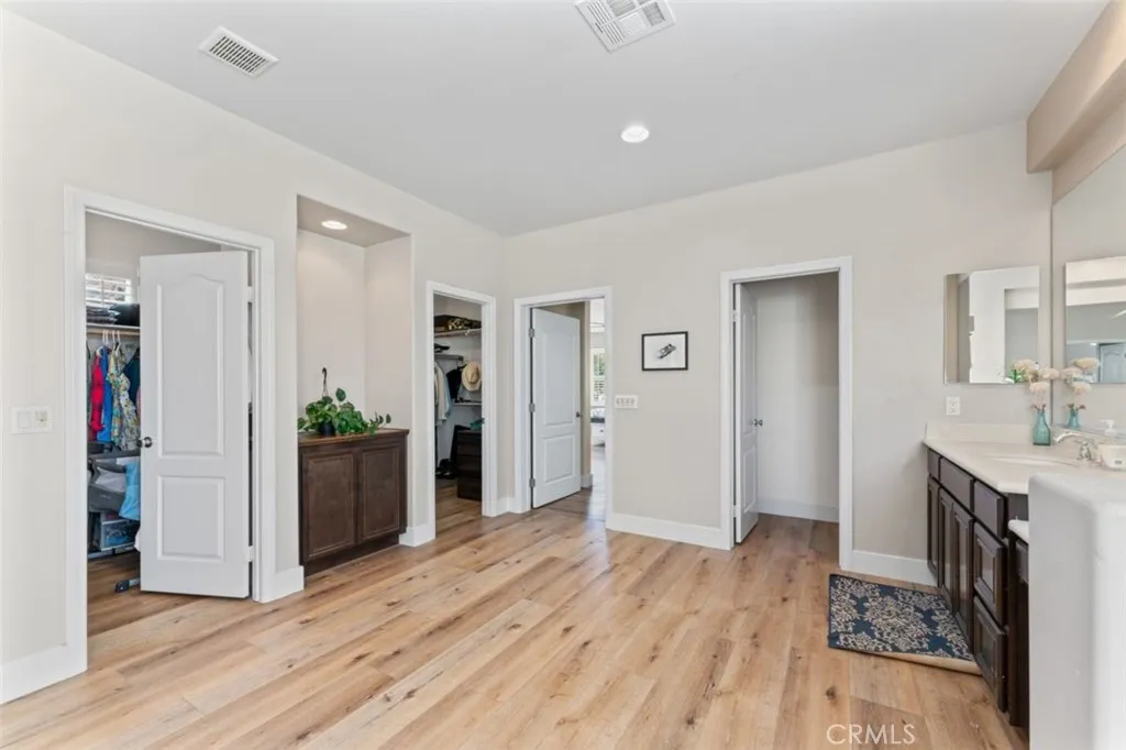 Canyon Country, California 91387, United States, 5 Bedrooms Bedrooms, ,4 BathroomsBathrooms,Residential,Active,174621