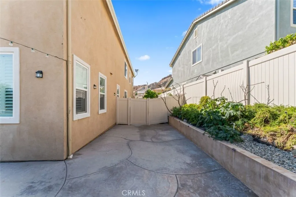 Canyon Country, California 91387, United States, 5 Bedrooms Bedrooms, ,4 BathroomsBathrooms,Residential,Active,174621