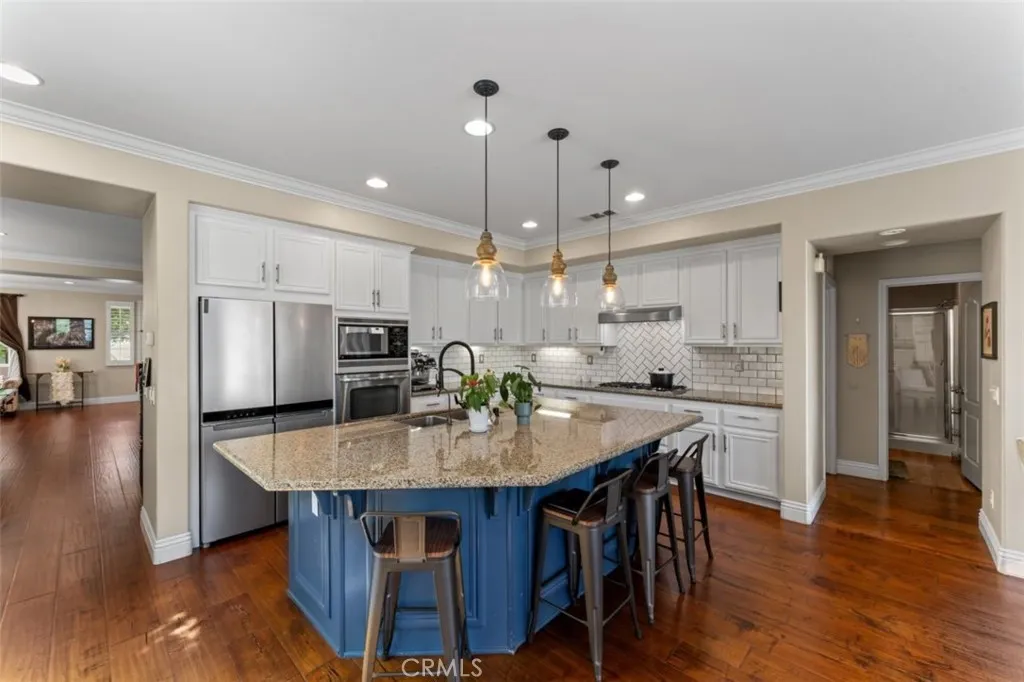 Canyon Country, California 91387, United States, 5 Bedrooms Bedrooms, ,4 BathroomsBathrooms,Residential,Active,174621