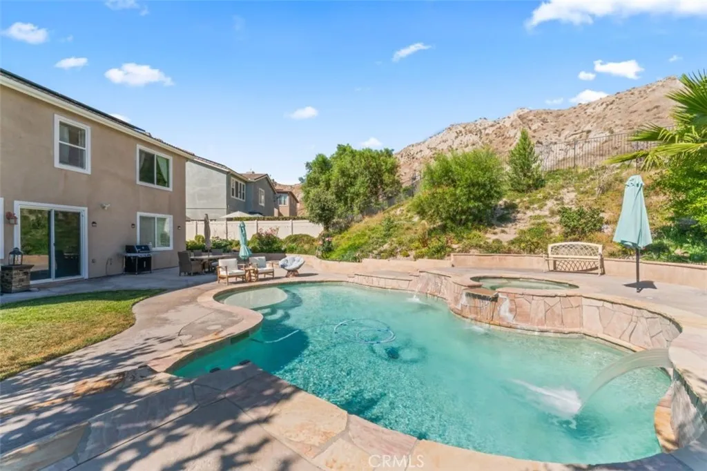 Canyon Country, California 91387, United States, 5 Bedrooms Bedrooms, ,4 BathroomsBathrooms,Residential,Active,174621