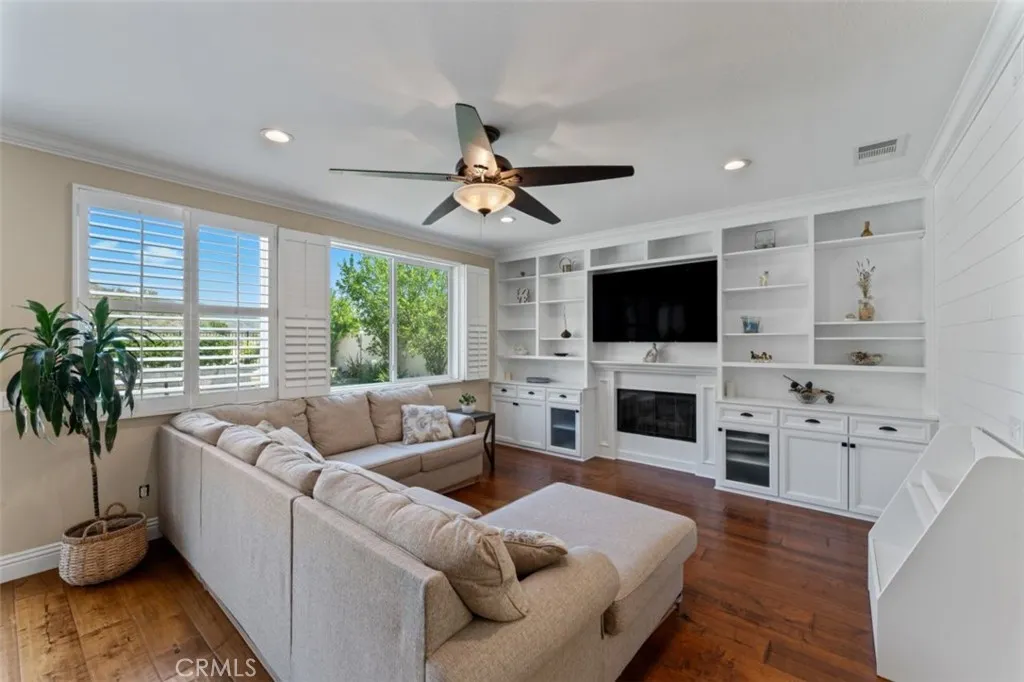 Canyon Country, California 91387, United States, 5 Bedrooms Bedrooms, ,4 BathroomsBathrooms,Residential,Active,174621