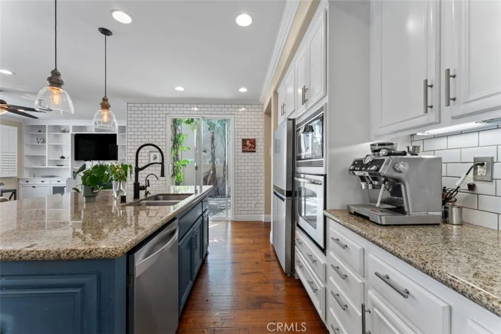 Canyon Country, California 91387, United States, 5 Bedrooms Bedrooms, ,4 BathroomsBathrooms,Residential,Active,174621